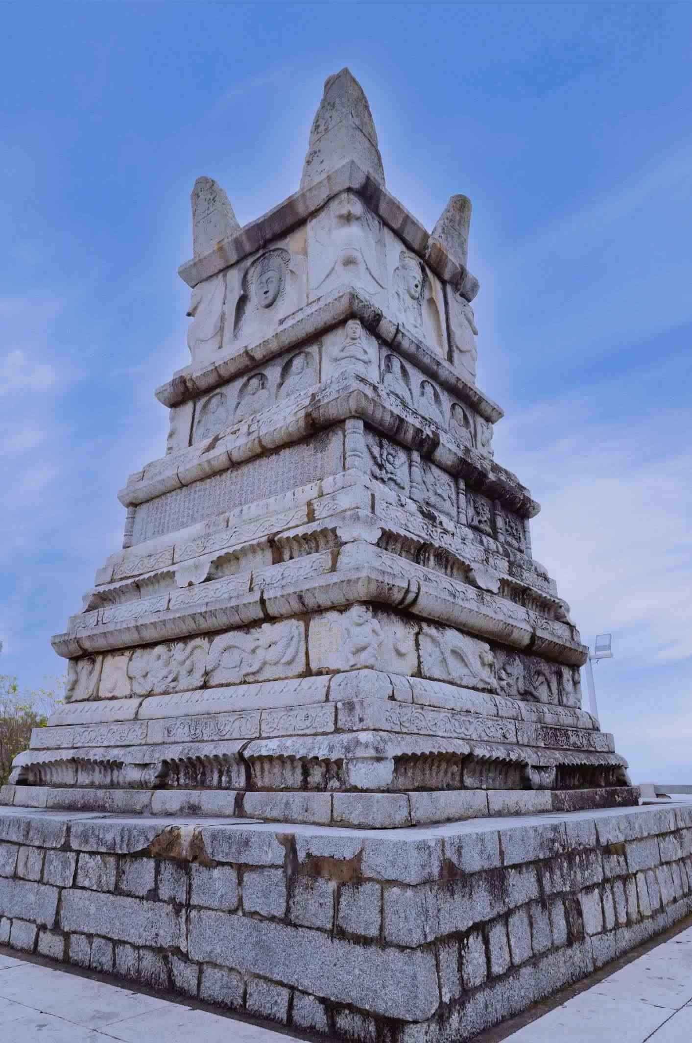 萬壽塔。 陳芝 攝