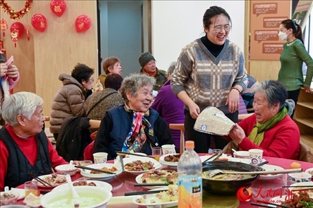 活動準備了抽獎環(huán)節(jié)。人民網(wǎng)記者 葉賓得攝