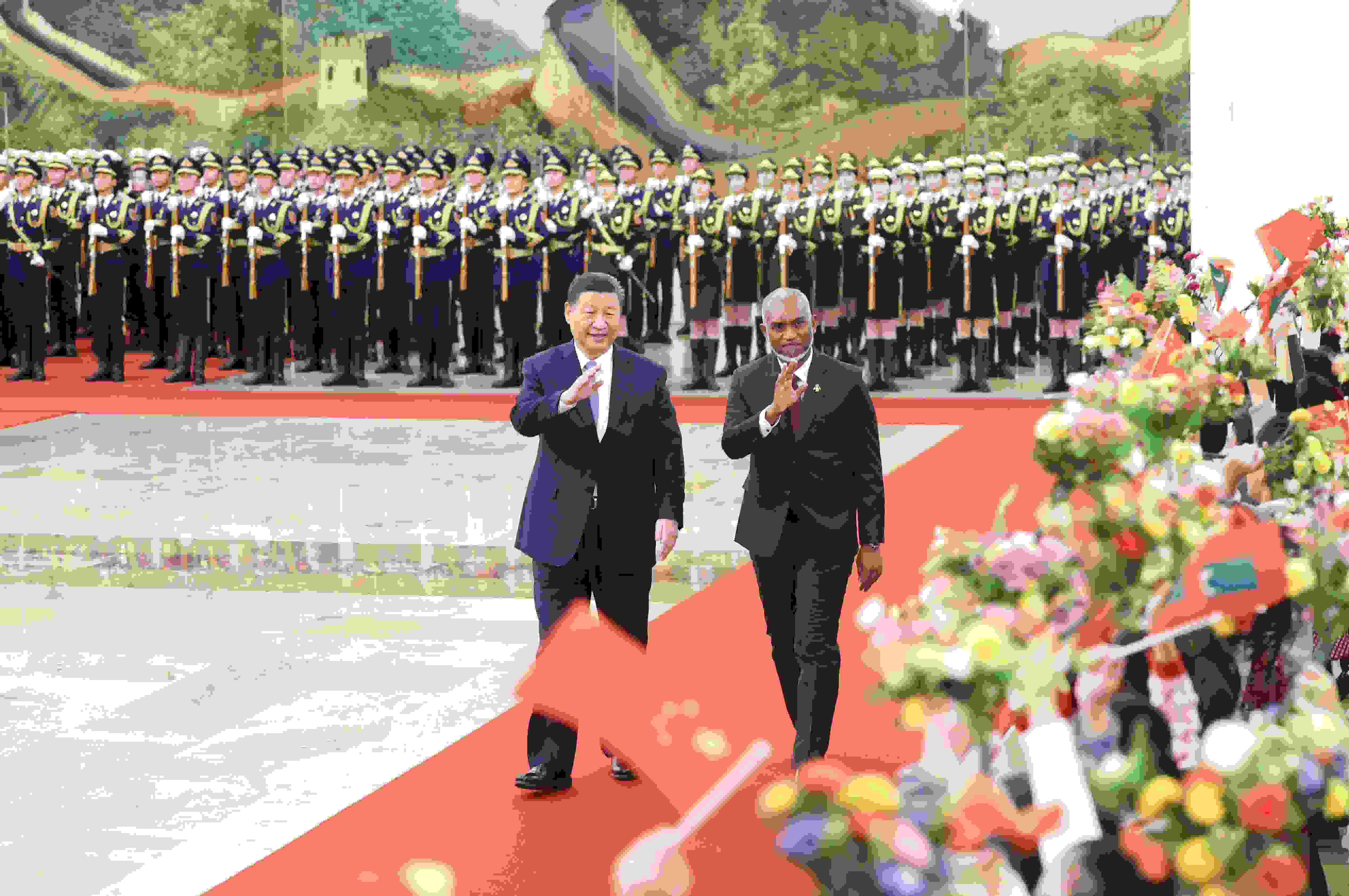 △2024年1月10日下午，國家主席習近平在北京人民大會堂同來華進行國事訪問的馬爾代夫總統(tǒng)穆伊茲舉行會談。會談前，習近平主席在人民大會堂北大廳為穆伊茲總統(tǒng)舉行歡迎儀式。