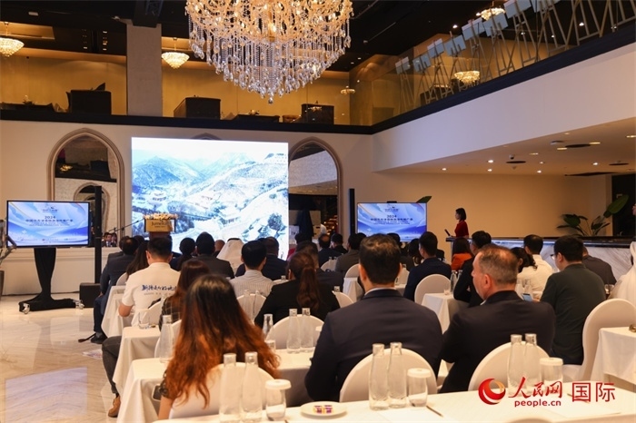 2日，“你好！中國”——2024中國北方冰雪旅游海外推廣季阿聯(lián)酋專場活動在阿聯(lián)酋迪拜舉行。人民網(wǎng)記者任皓宇攝