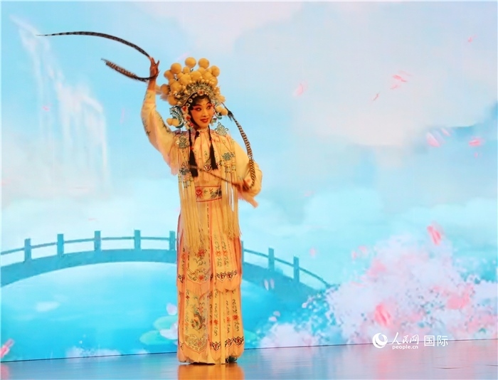 四川省成都市川劇研究院帶來了精彩的川劇演出。人民網記者 李志偉攝