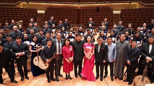 “”天地永樂·中國節(jié)“”音樂會演出人員合影。中國駐德國大使館供圖