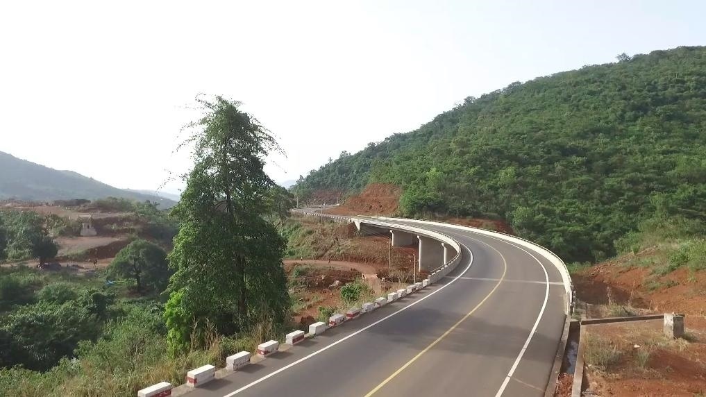 中塞友誼公路。