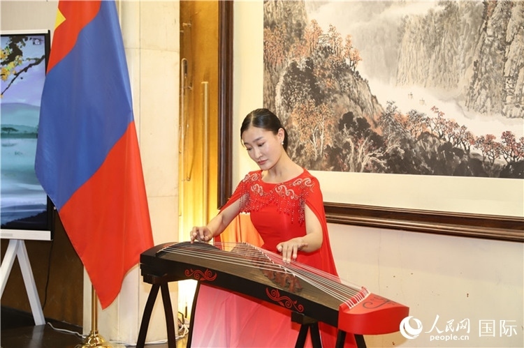 古箏表演。人民網(wǎng)記者 霍文攝