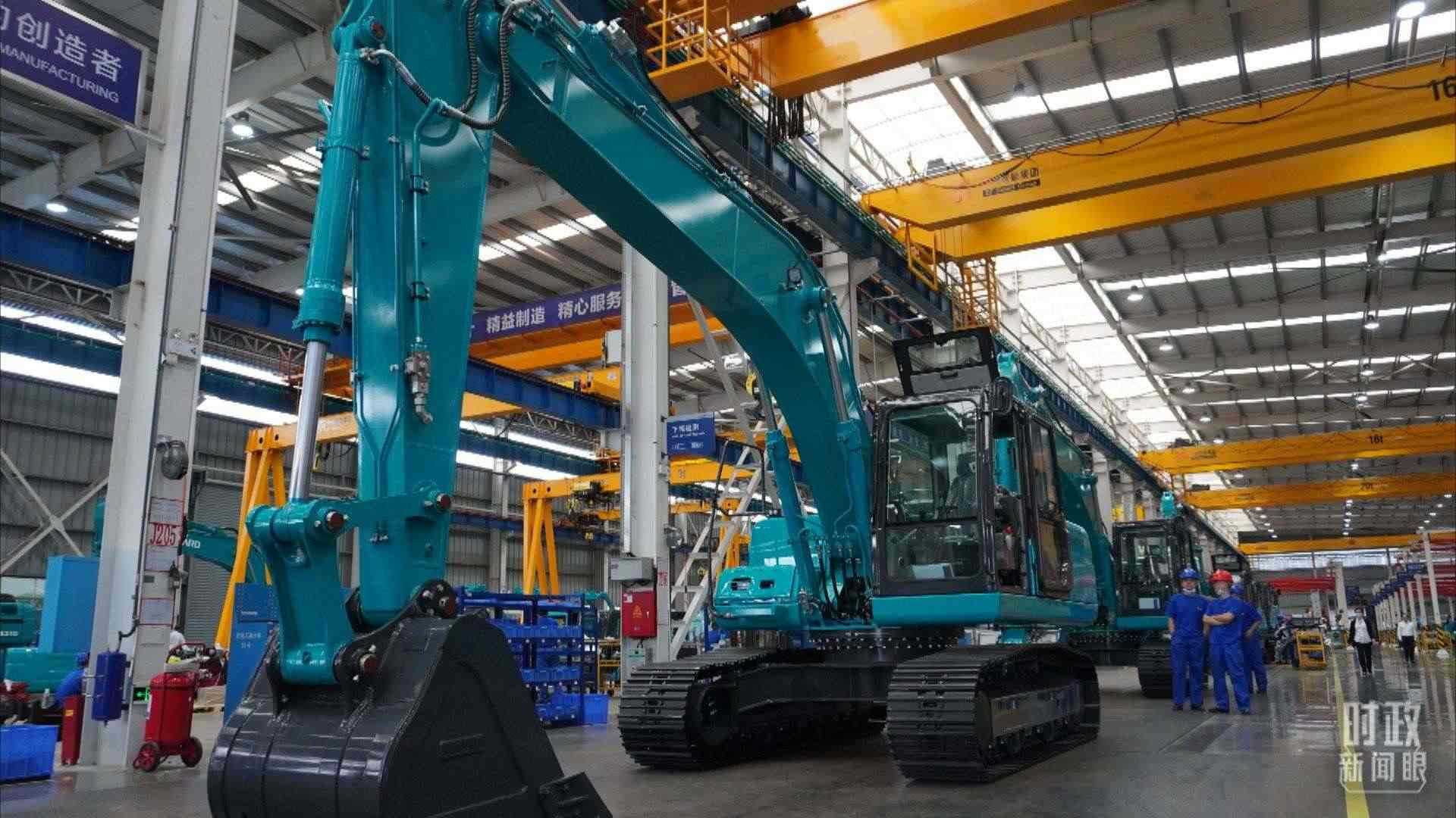 △這是山河智能大型挖掘機的組裝車間。2020年9月，習近平曾到此地考察。（總臺央視記者郭曉龍拍攝）