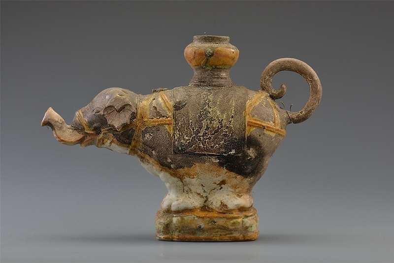 一號(hào)沉船出水的三彩象形持壺。中國文物報(bào)社供圖