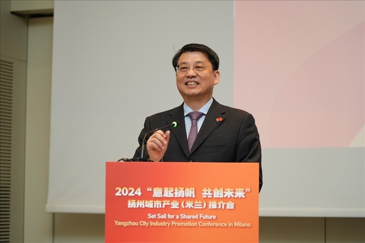 中國(guó)駐米蘭總領(lǐng)事劉侃寄語中意合作揚(yáng)帆遠(yuǎn)行。 主辦方供圖