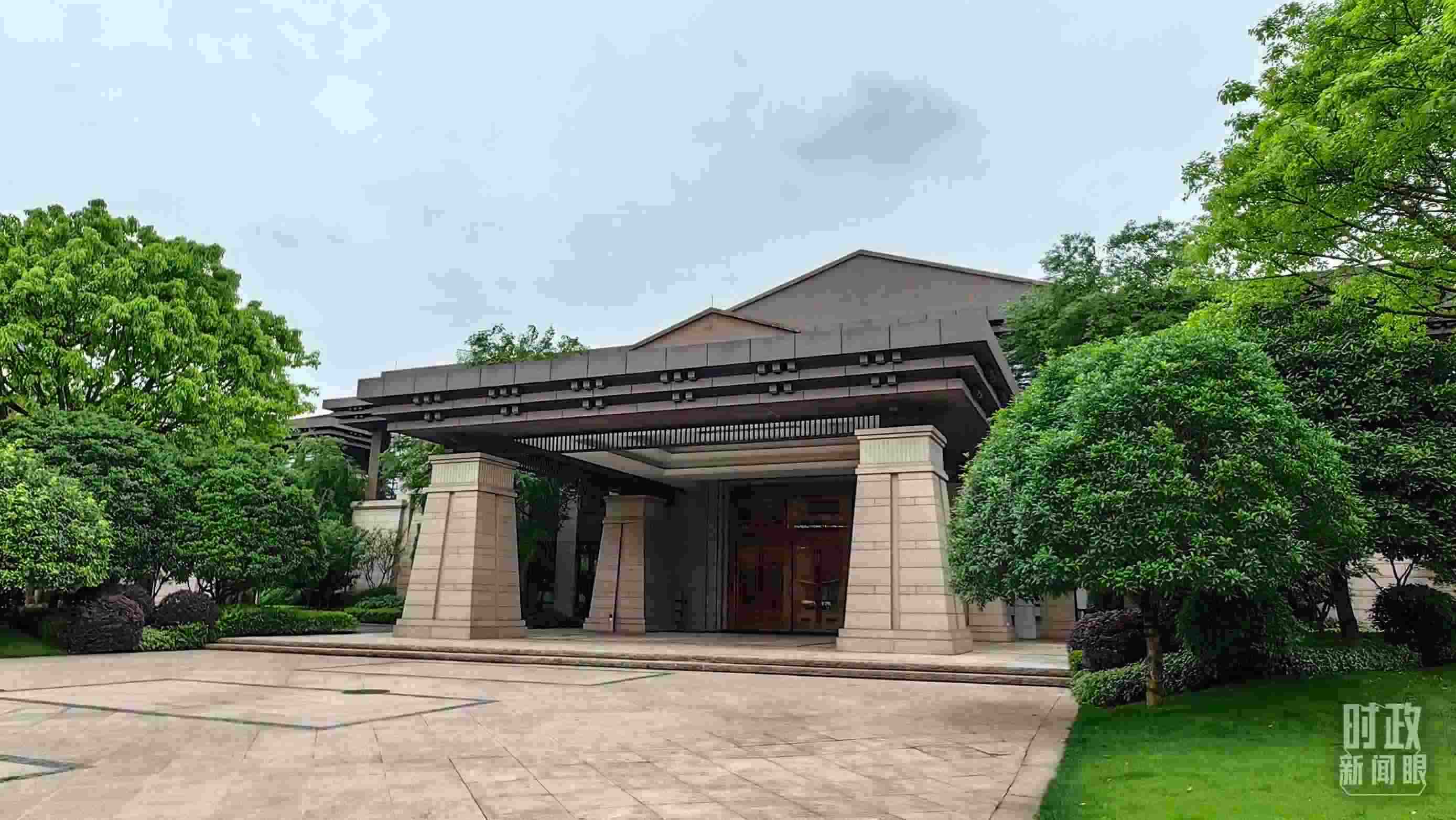 △重慶市渝州賓館，新時代推動西部大開發(fā)座談會在這里召開。（總臺央視記者段德文拍攝）