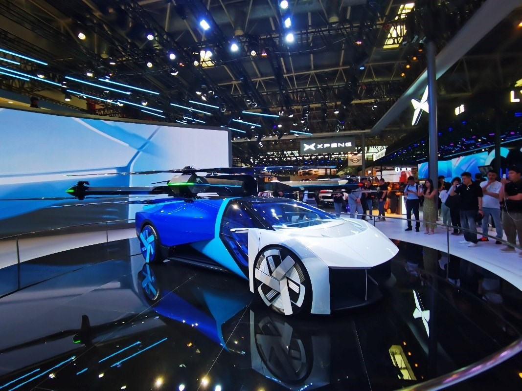 陸空一體式飛行汽車。人民網(wǎng)記者栗翹楚攝