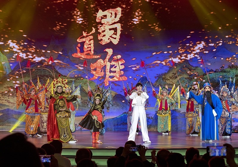 2023年10月13日，成都，“把青春華章寫在祖國大地上”大思政課網(wǎng)絡(luò)主題宣傳和互動引導活動在四川大學舉行。