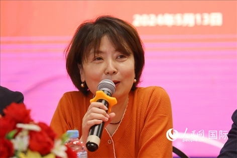 陜西省歸國華僑聯(lián)合會黨組成員、副主席兼秘書長尚小紅在座談會上致辭。人民網(wǎng)記者 陳海琪攝