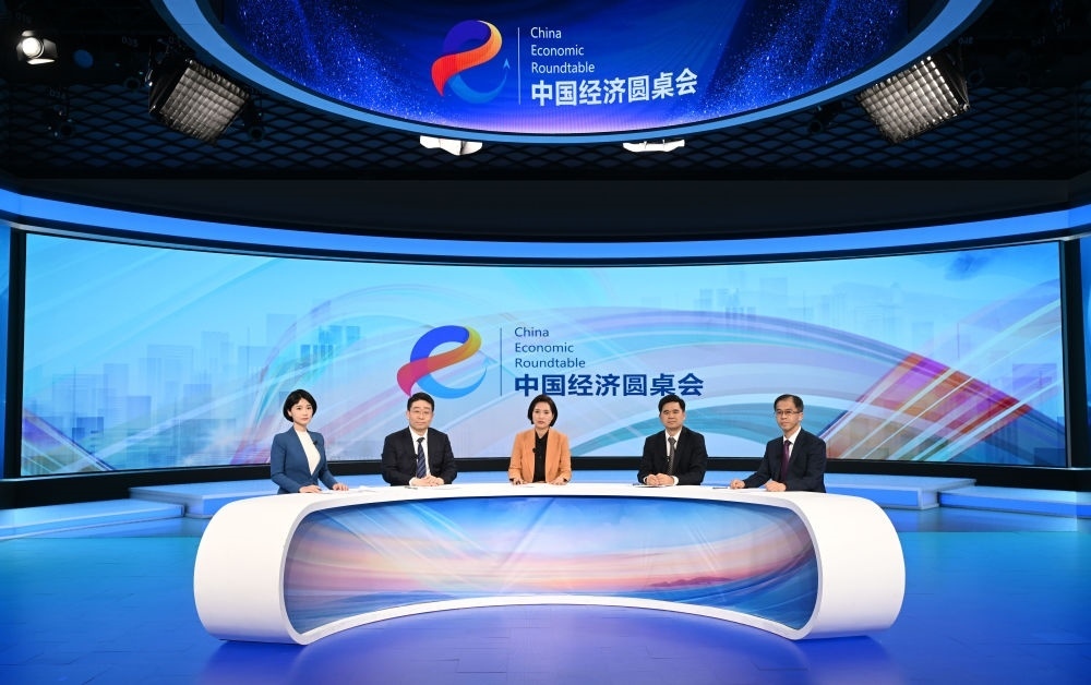 這是“中國經(jīng)濟(jì)圓桌會(huì)”錄制現(xiàn)場。新華社記者 金良快 攝