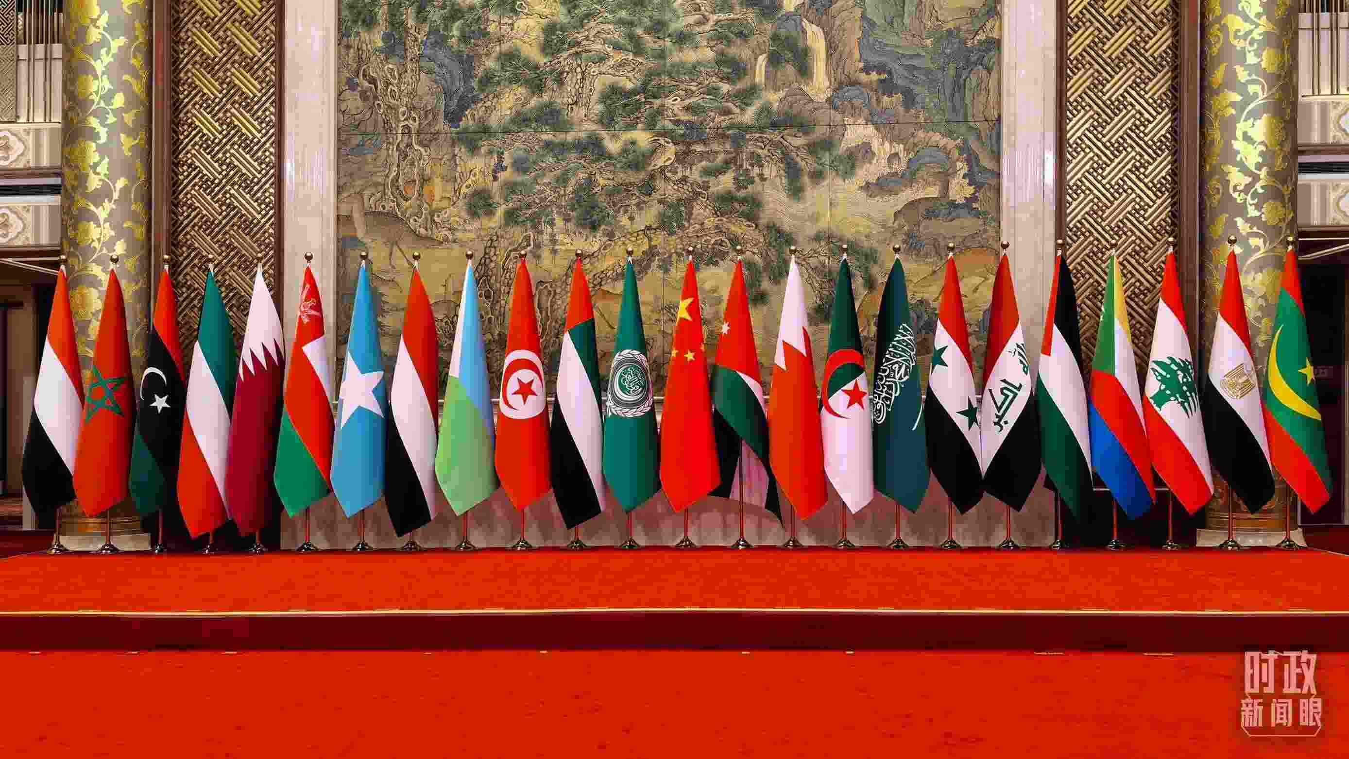 △會(huì)議現(xiàn)場(chǎng)的集體合影區(qū)。（總臺(tái)央廣記者潘毅拍攝）