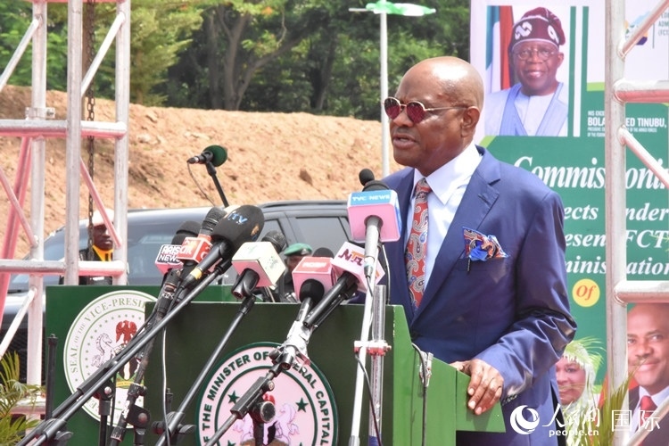 尼日利亞阿布賈首都地區(qū)部部長(zhǎng)威克致辭。人民網(wǎng)記者 姜宣攝