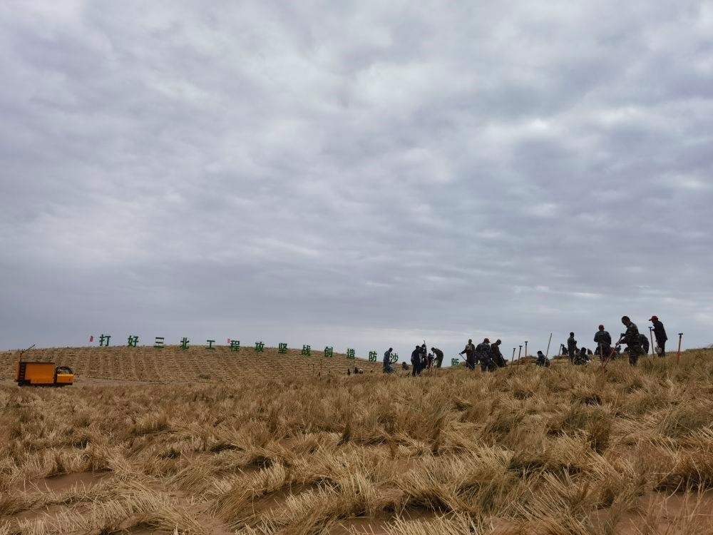 △2023年9月23日，河西走廊—塔克拉瑪干沙漠邊緣阻擊戰(zhàn)在甘肅武威市民勤縣正式啟動。