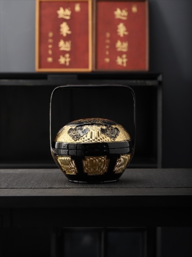 永春漆籃作品《籃犀》。中國美術(shù)館供圖