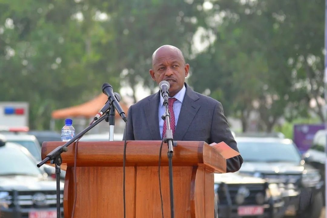 剛果(金)國(guó)務(wù)部長(zhǎng)兼基礎(chǔ)設(shè)施和公共工程部長(zhǎng)穆武尼在開工儀式上致辭