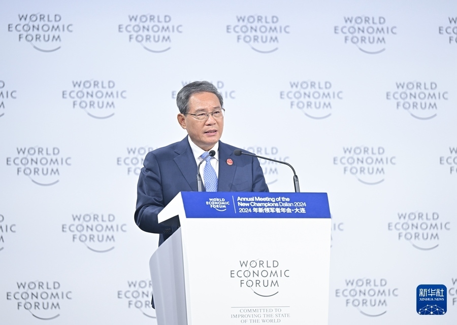 6月25日，國務(wù)院總理李強在大連出席2024年夏季達沃斯論壇開幕式并致辭。新華社記者 李響 攝