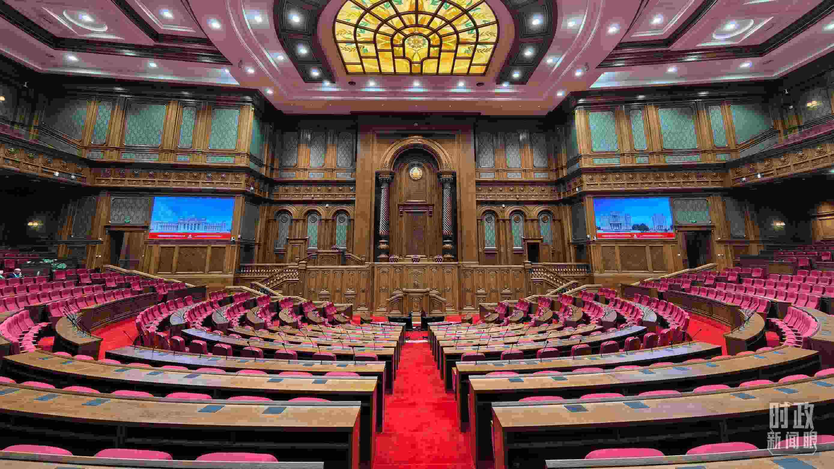 △中方援建塔議會大樓內(nèi)的聯(lián)席議會廳。（總臺央視記者陸泓宇拍攝）