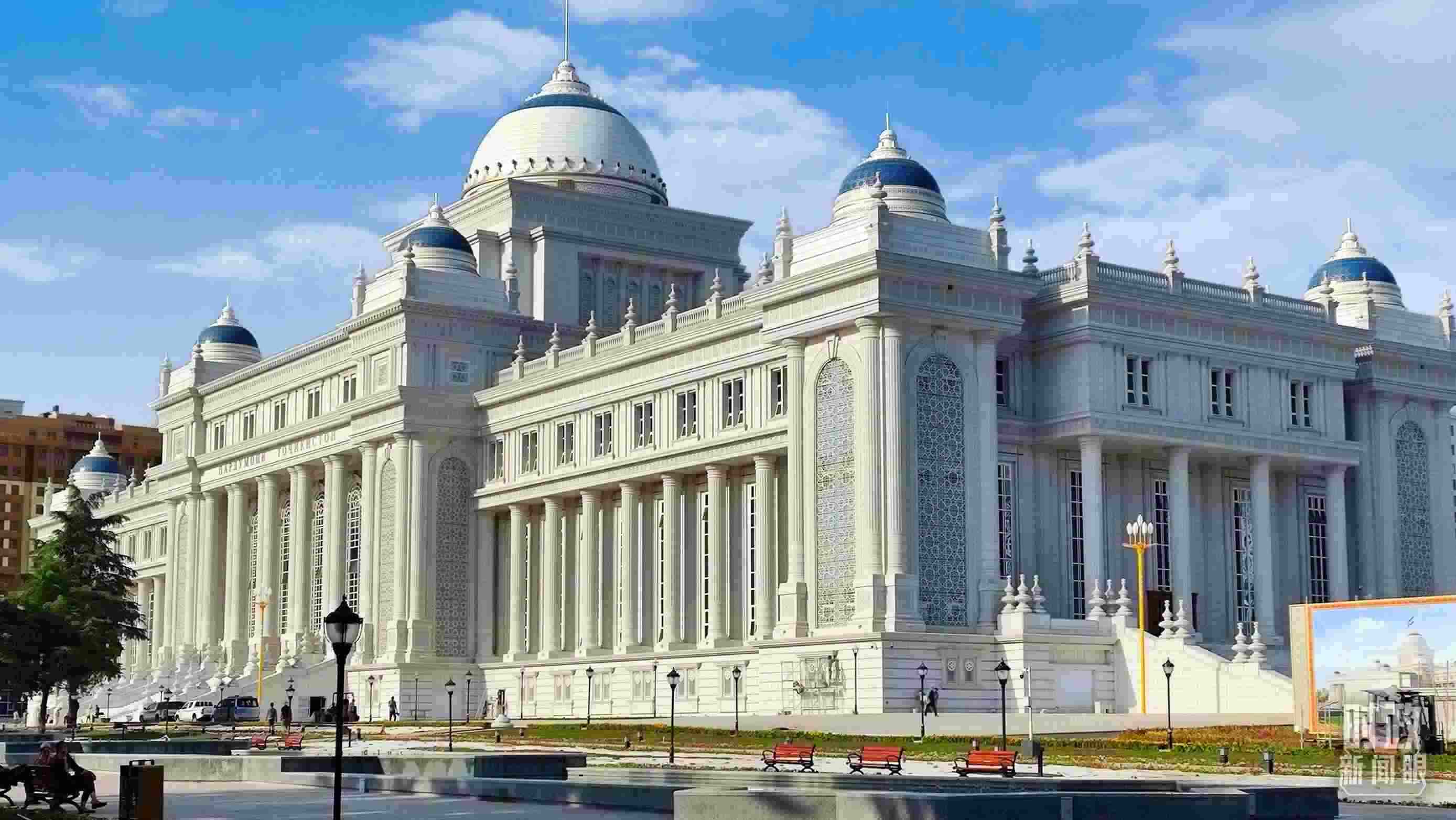 △中方援建塔議會大樓。（總臺記者員志軍拍攝）