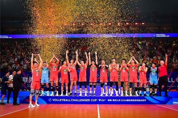 中國(guó)隊(duì)奪得2024年國(guó)際排聯(lián)男排挑戰(zhàn)者杯冠軍。圖片來(lái)源：國(guó)際排聯(lián)