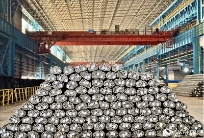 廠房內待運輸?shù)耐ㄤ摦a品。人民網 謝瑩攝