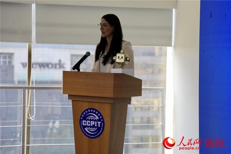 墨西哥外貿(mào)、投資和技術(shù)委員會總經(jīng)理蘇珊娜·杜克發(fā)表講話。人民網(wǎng) 埃內(nèi)斯托·多明戈斯攝