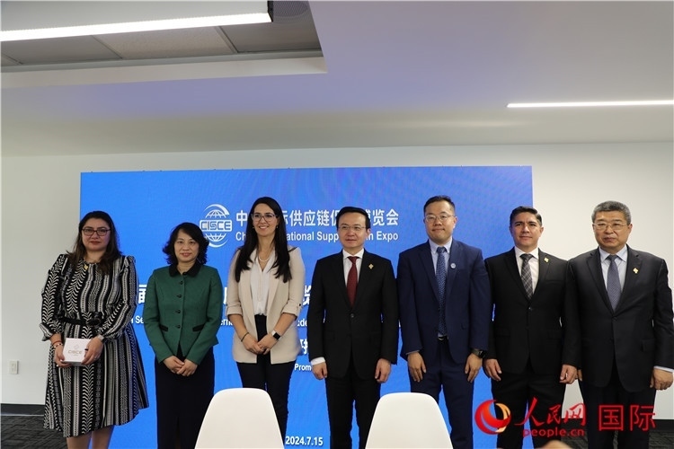 嘉賓合影。人民網(wǎng) 埃內(nèi)斯托·多明戈斯攝