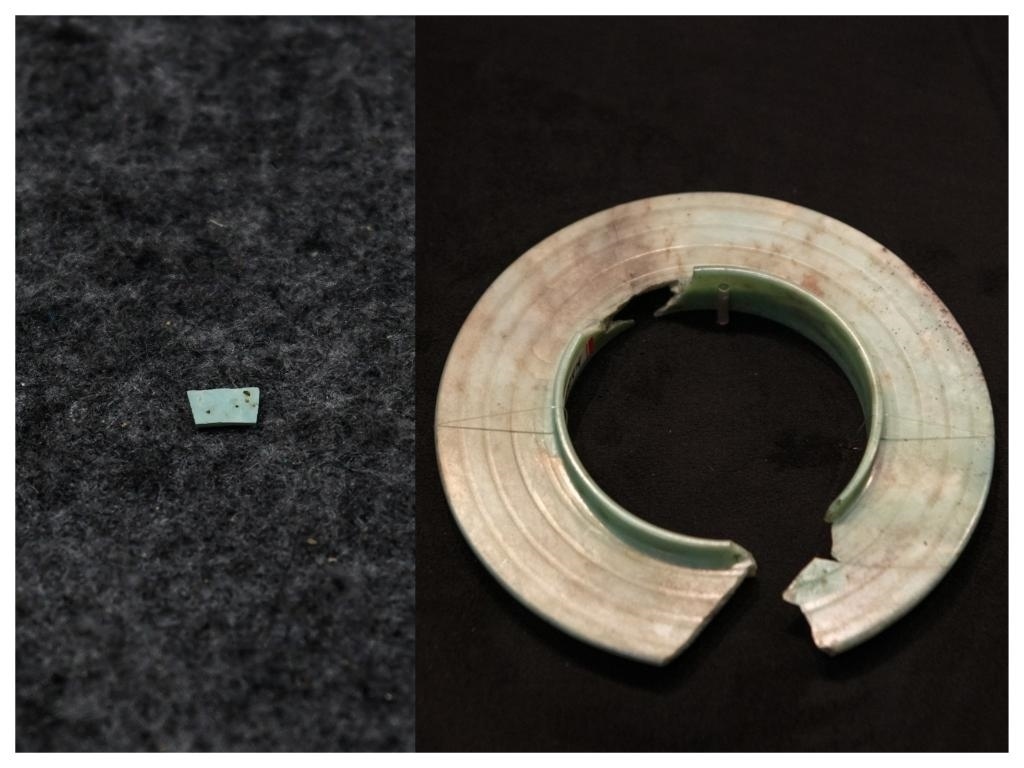 拼版照片：左圖為2024年7月10日拍攝的三星堆遺址出土的綠松石片（新華社記者王曦 攝），右圖為2024年7月21日在三星堆博物館文物保護(hù)與修復(fù)館拍攝的有領(lǐng)玉璧（新華社記者唐文豪 攝）。