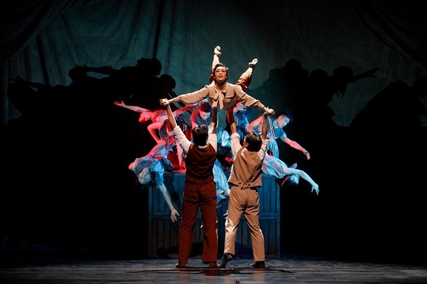 舞劇《熱血當(dāng)歌》演出現(xiàn)場。主辦方供圖