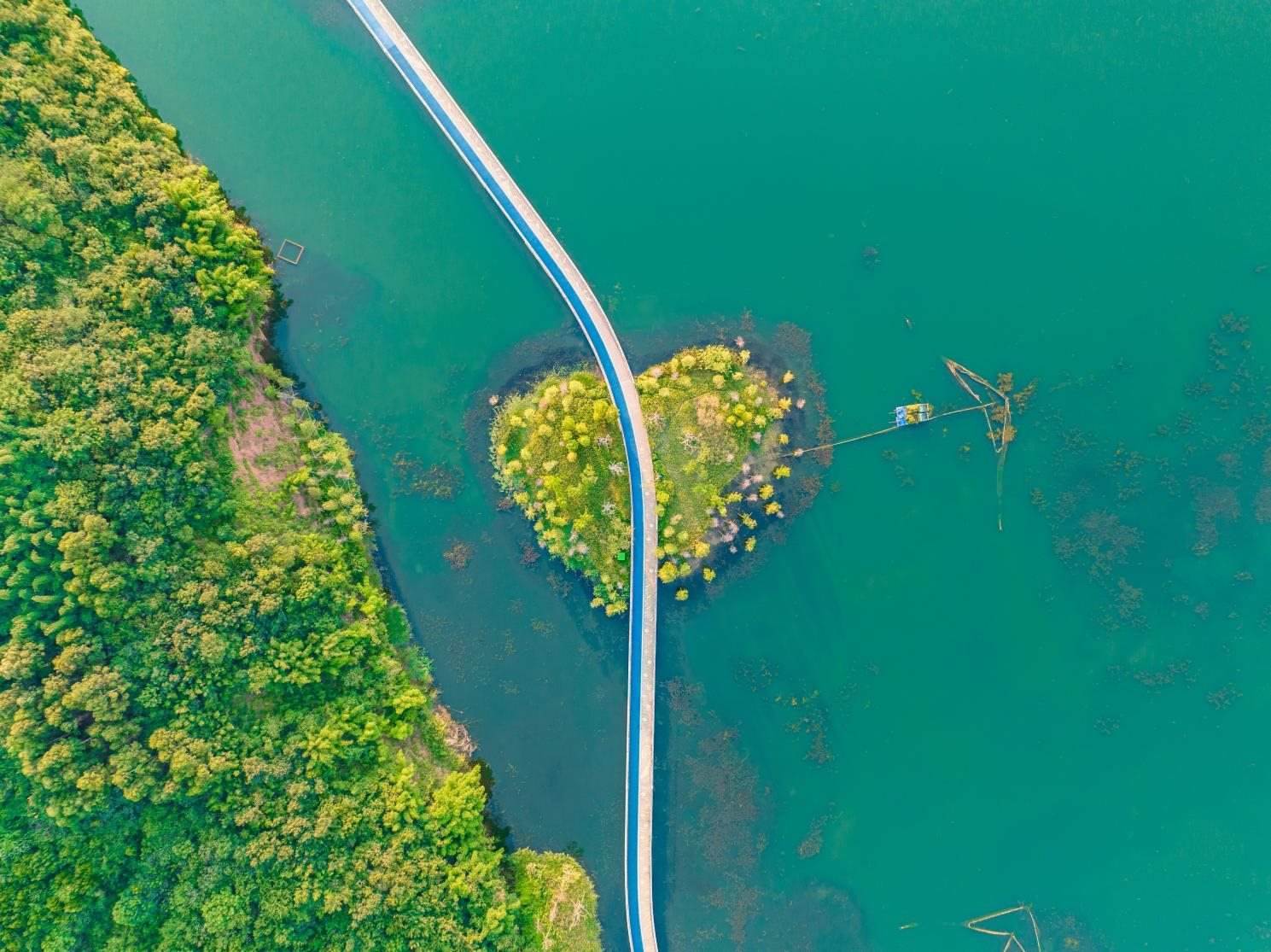 興隆湖棧道。四川天府新區(qū)融媒體中心供圖 攝影：馬驥）