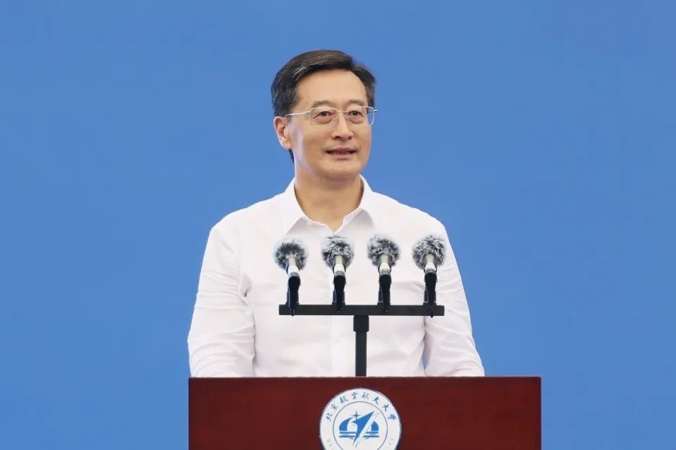 中國工程院院士、北京航空航天大學校長王云鵬在2024級新生開學典禮上講話。校方供圖