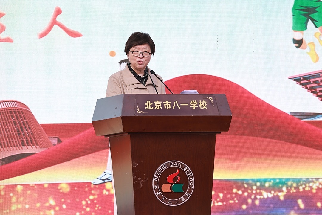 蘇東林院士講授開學(xué)第一課。校方供圖