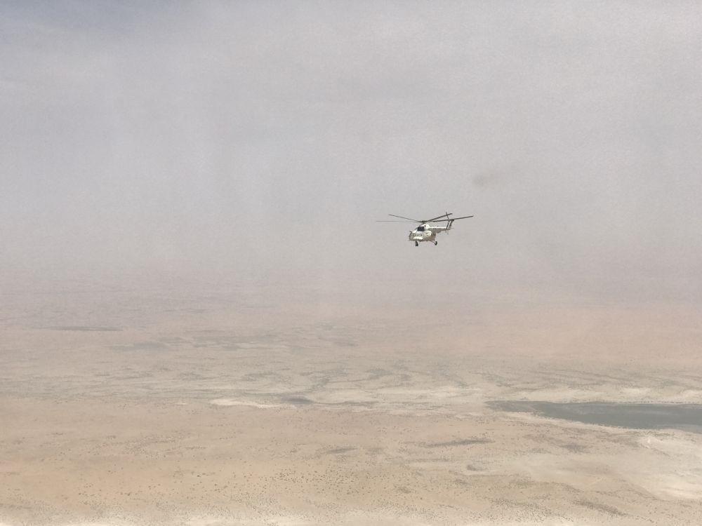 2017年8月8日，中國首支維和直升機(jī)分隊(duì)直升機(jī)飛行在蘇丹達(dá)爾富爾任務(wù)區(qū)上空。