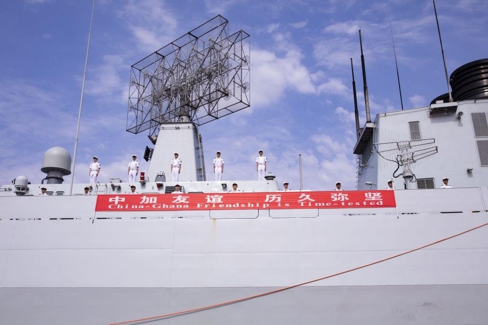 2023年6月27日，中國海軍第43批護(hù)航編隊(duì)抵達(dá)加納特馬港碼頭，開始對(duì)加納進(jìn)行為期4天的友好訪問。