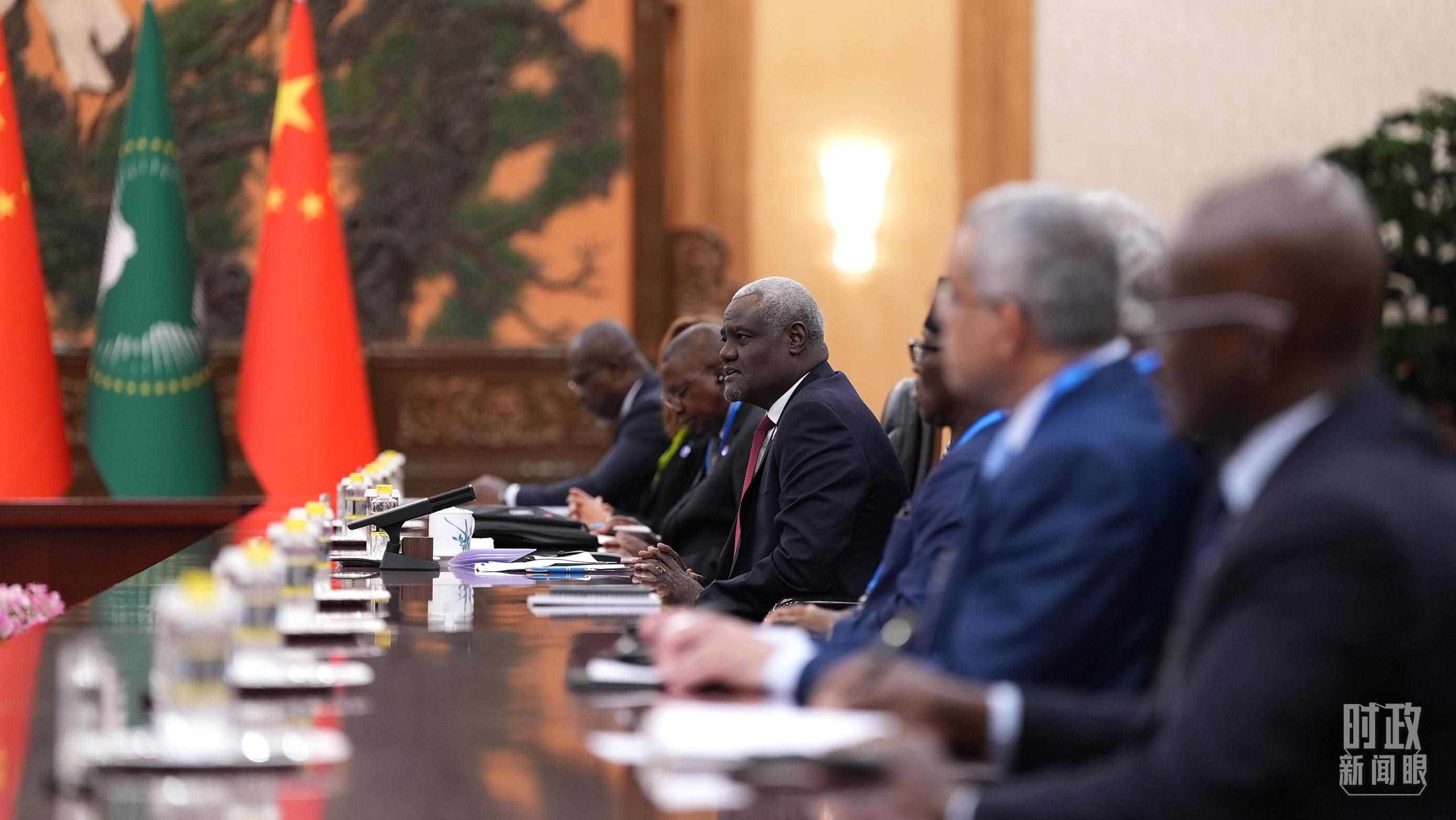  △正在參加會晤的非盟委員會主席。（總臺央視記者彭漢明拍攝）