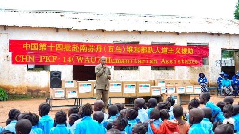 當(dāng)?shù)卣砀屑ぶ袊俦?。王軍杰攝