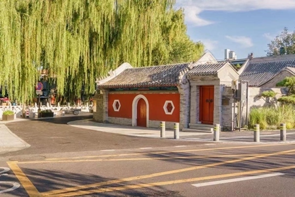 北京建筑大學古建保護與利用專業(yè)師生對北京德勝門內大街開展空間品質綜合提升項目，圖為項目竣工后的實景圖。校方供圖