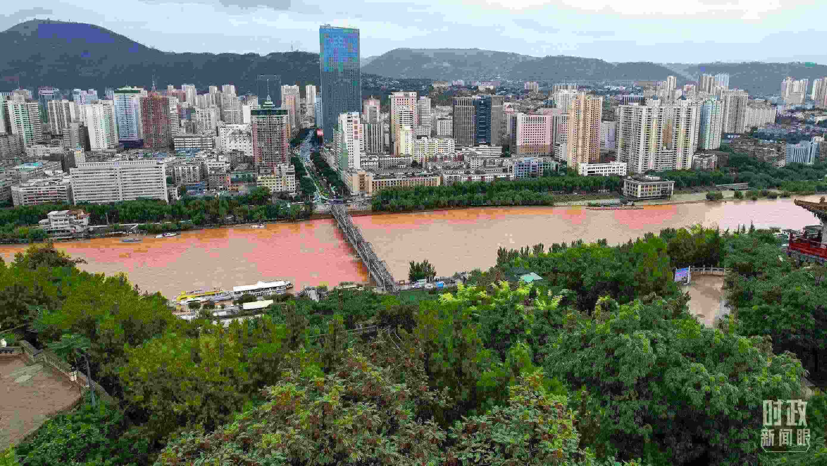 △黃河蘭州中山橋段。（總臺記者馬凌峰拍攝）