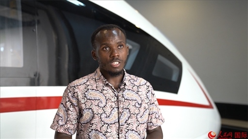 北京交通大學(xué)肯尼亞籍留學(xué)生卡里烏接受人民網(wǎng)采訪。人民網(wǎng) 周琳佳攝