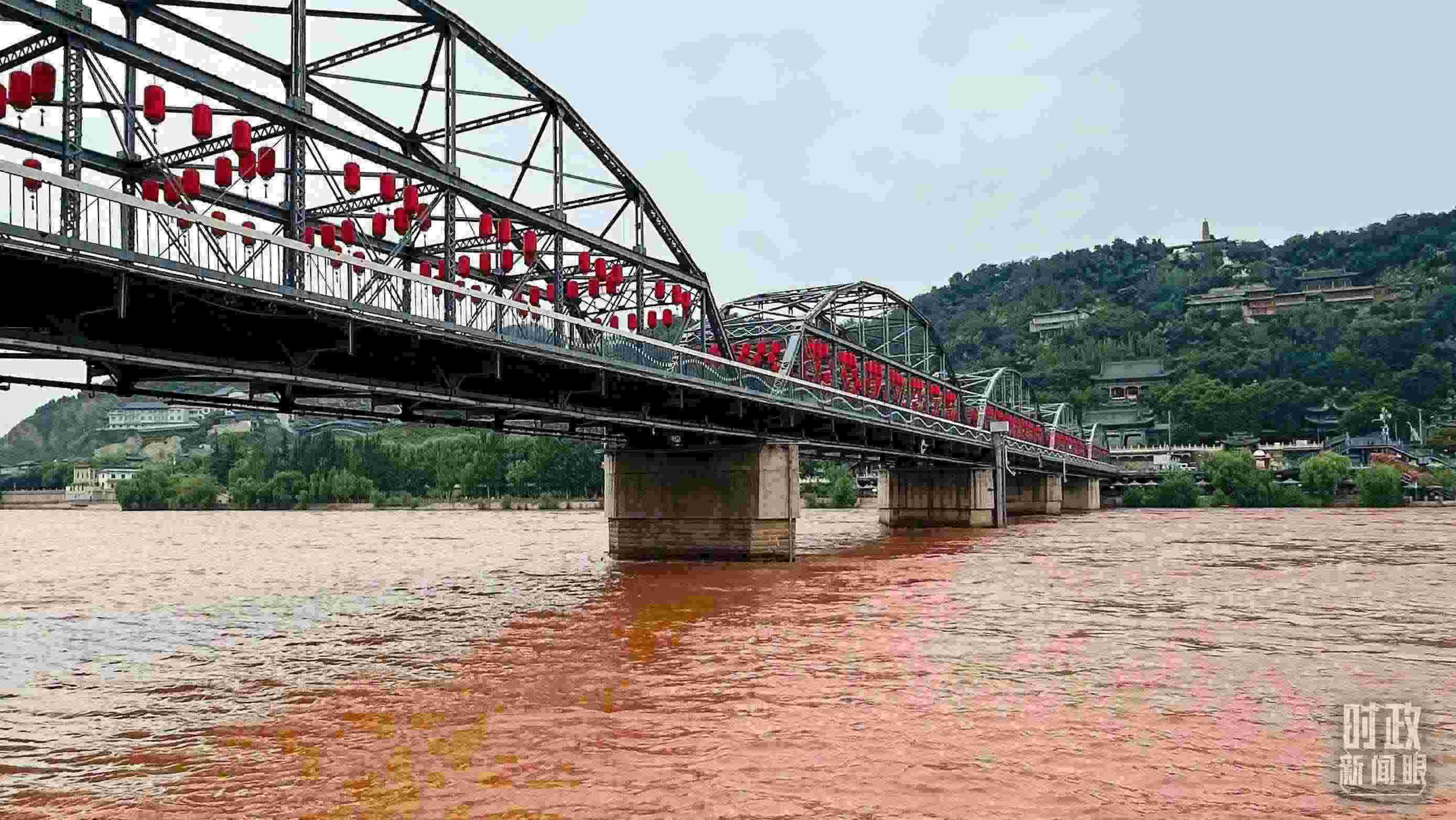 △黃河蘭州中山橋段。（總臺(tái)央視記者范一鳴拍攝）