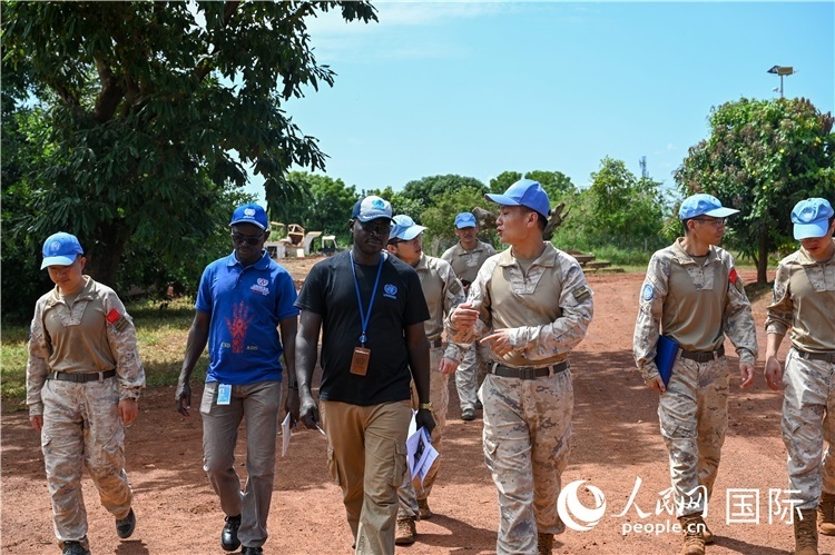 圖2 檢查組實地查驗。孫千攝