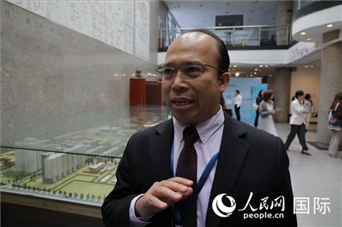 馬來西亞駐華使館參贊阿茲蘭接受人民網(wǎng)采訪。人民網(wǎng) 王婧攝