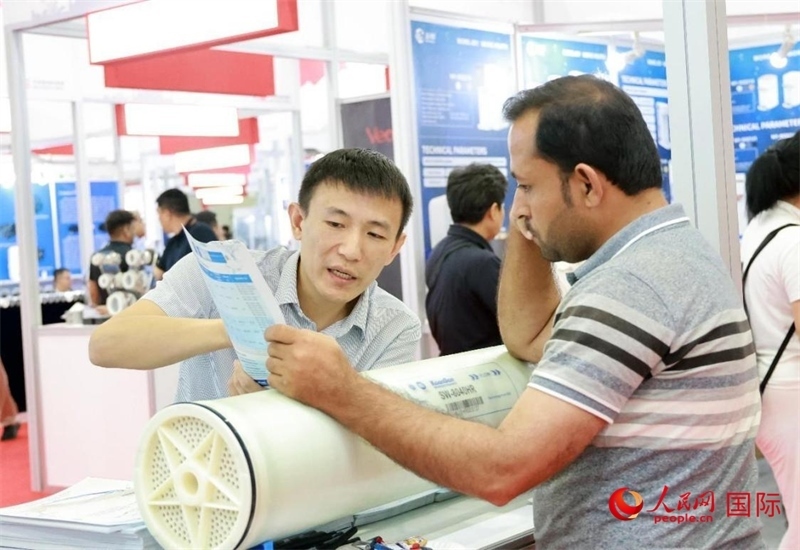 中企產(chǎn)品介紹。人民網(wǎng)記者管克江攝