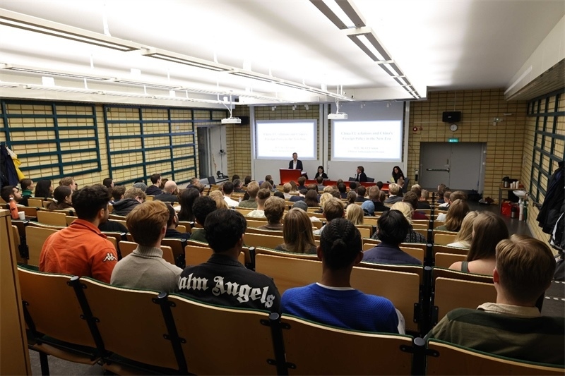 中國駐瑞典大使崔愛民訪問烏普薩拉大學并發(fā)表演講。中國駐瑞典大使館供圖