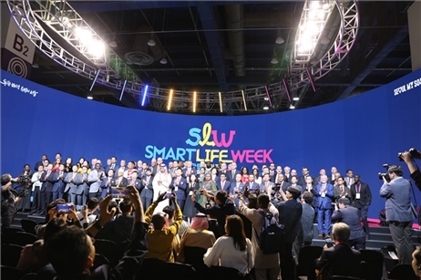 “智慧生活周”博覽會上展出的低空飛行器。人民網(wǎng)記者 莽九晨攝