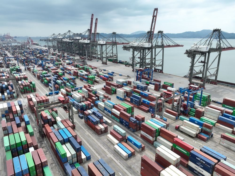 這是中國（福建）自由貿(mào)易試驗區(qū)廈門片區(qū)內(nèi)的廈門遠海碼頭（2024年9月5日攝）。