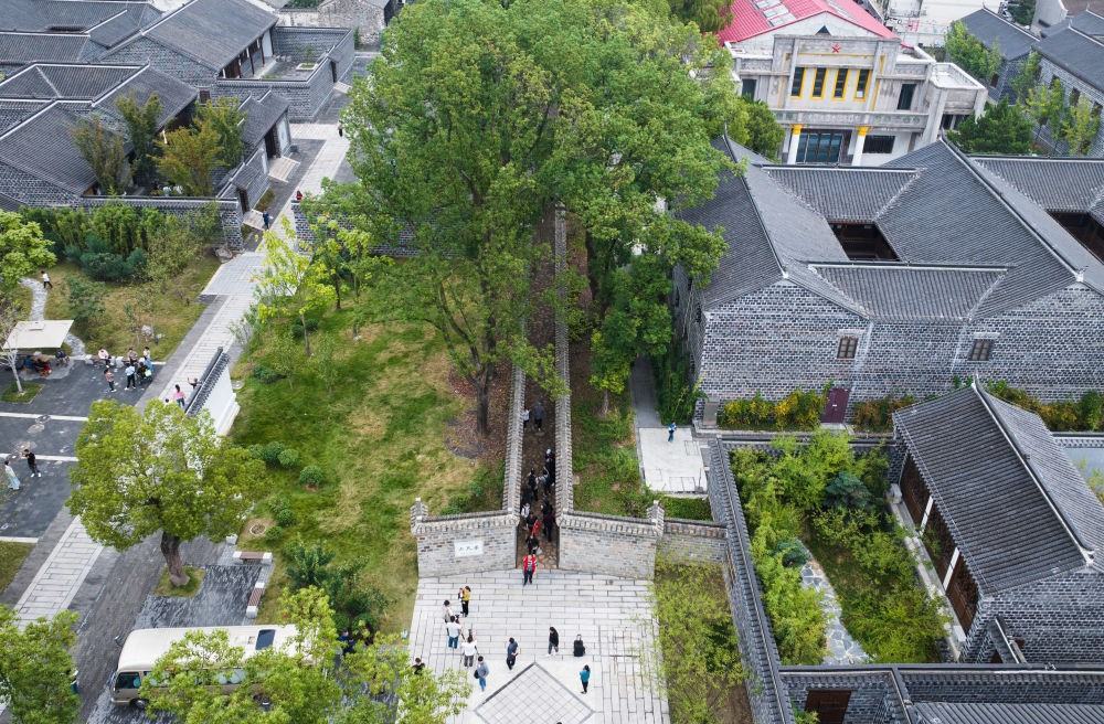 ↑位于安徽省桐城市的六尺巷。