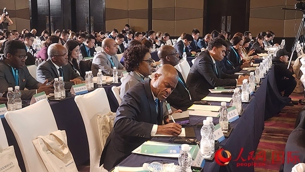 與會來賓在認(rèn)真記錄。人民網(wǎng)記者 萬宇攝