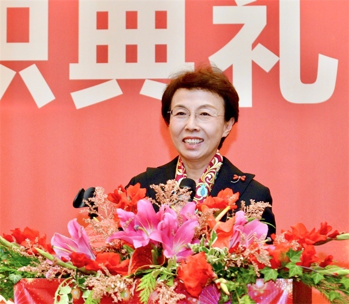 中國僑聯(lián)副主席程紅出席比利時(shí)浙江籍僑團(tuán)聯(lián)盟第二屆主席團(tuán)就職典禮并致辭。比利時(shí)浙江籍僑團(tuán)聯(lián)盟供圖